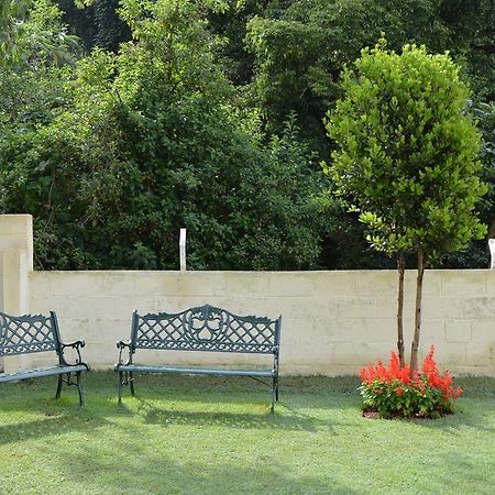 Serenity Manor كونور المظهر الخارجي الصورة